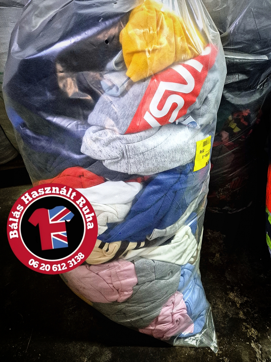 Kapucnis felső – extra minőségű használtruha